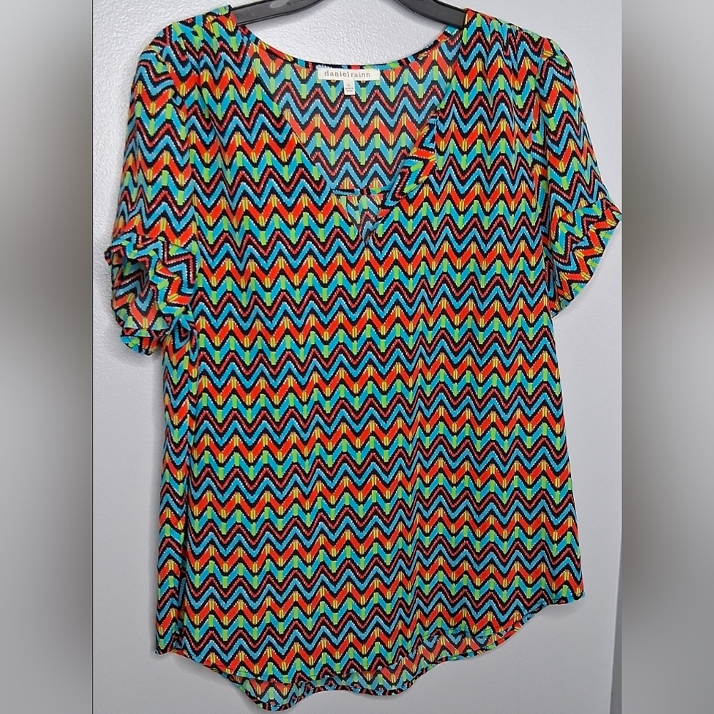 Daniel Rainn Multi-Colored Zigzag Chevron Stateme… - image 2